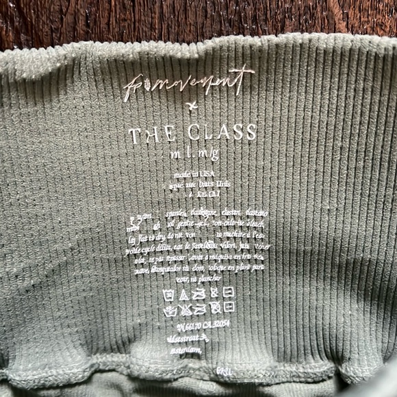 FP Movement Happiness Runs Bike Short - Picture 3 of 9